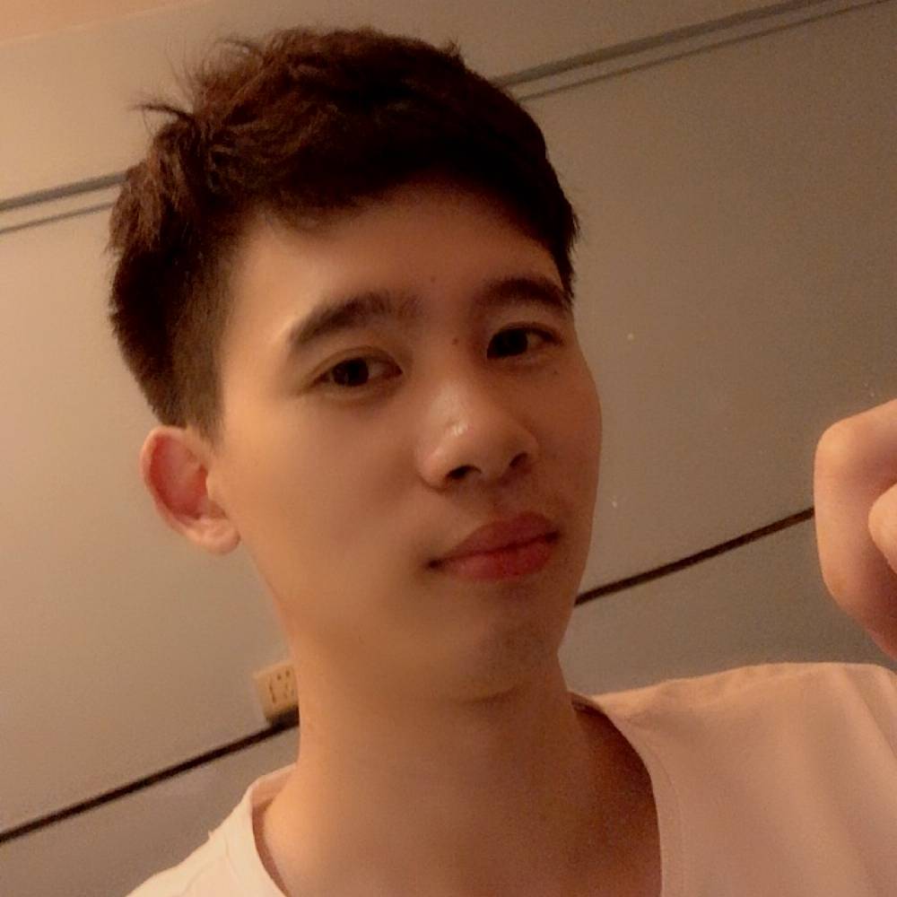 微风中的人的照片