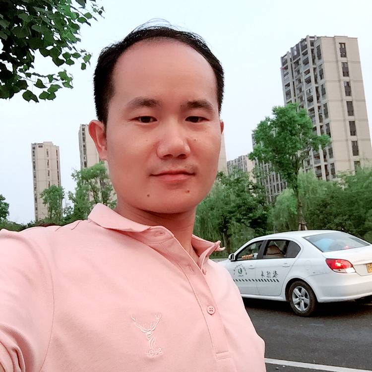 豆芽拿动听的照片