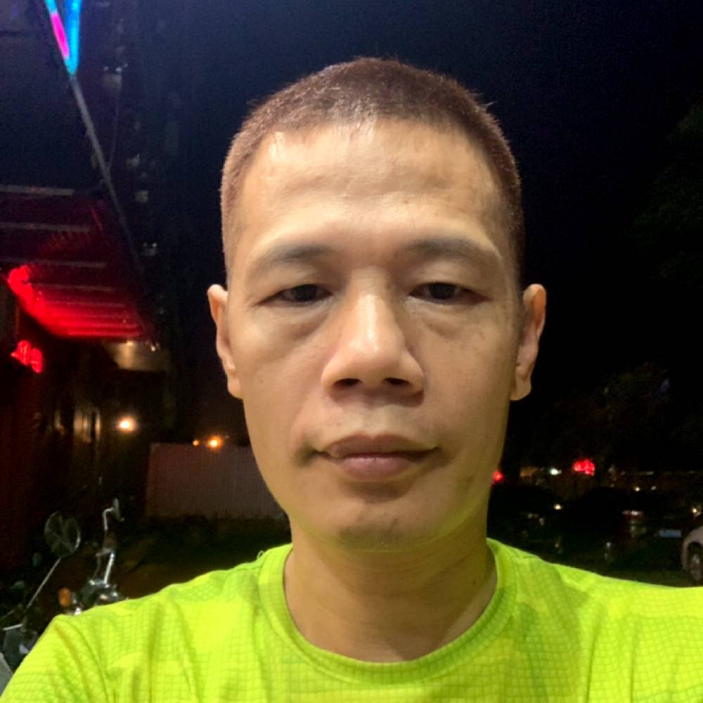 整齐方钢铁侠的照片