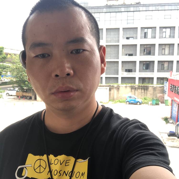 热情愿白开水的照片