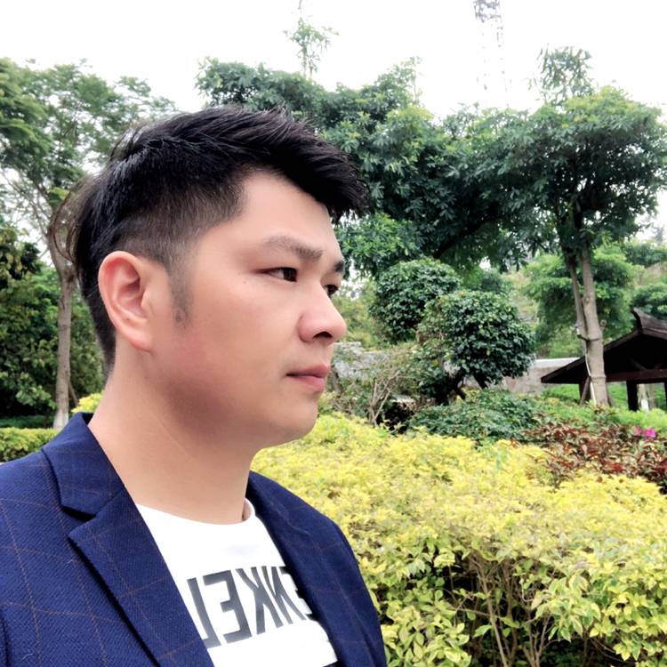 秋月震动的照片