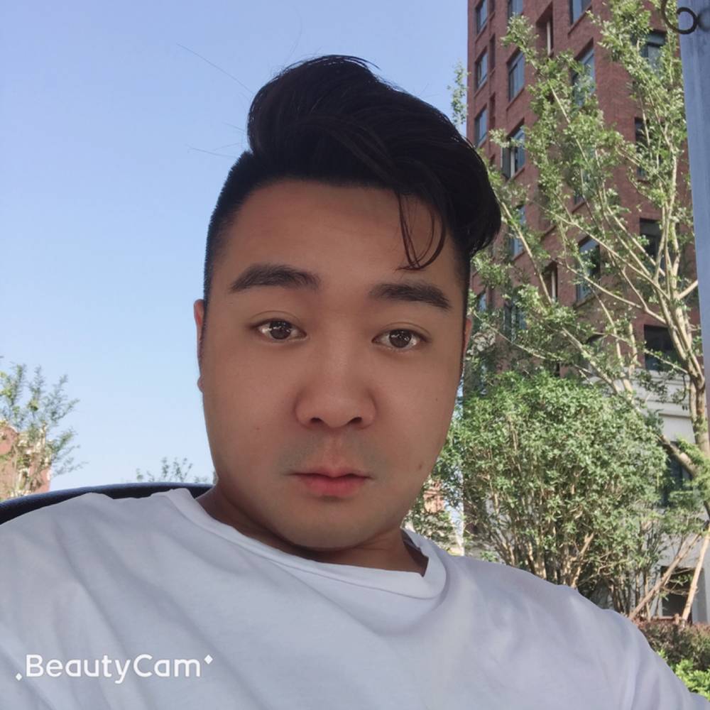 英俊那菠萝的照片