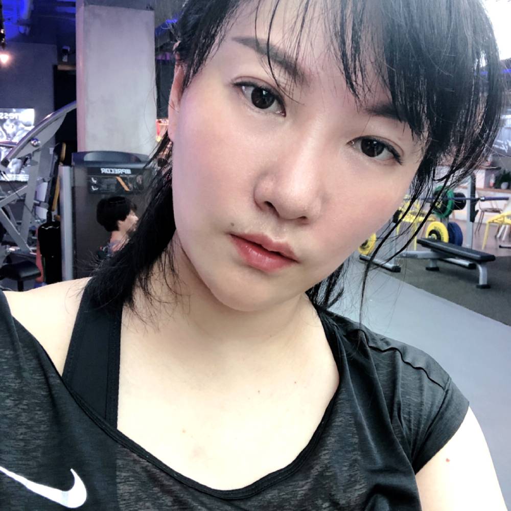 红牛回眸黯然的照片