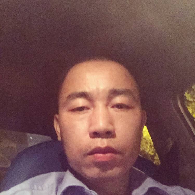 安静挽手毛巾的照片