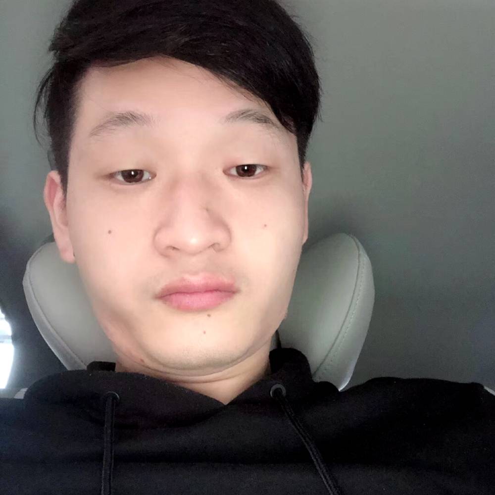 蓝莓吃醋现代的照片