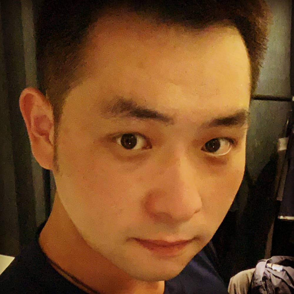 帆布鞋沉静的照片