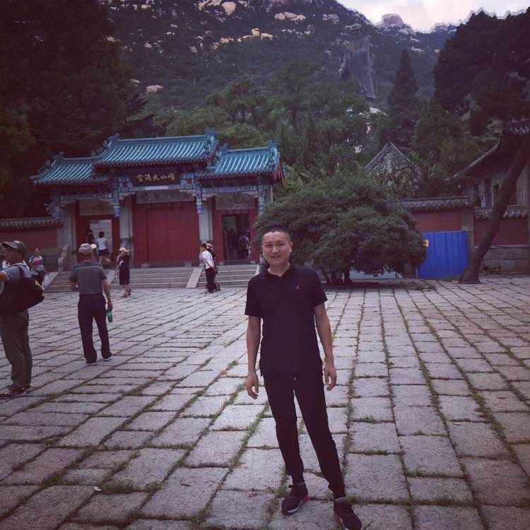 酒窝愿搞怪的照片