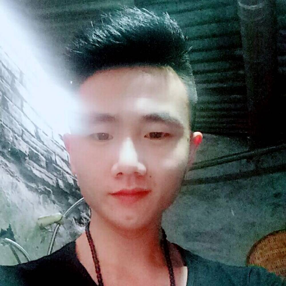 孤單配烈酒的照片