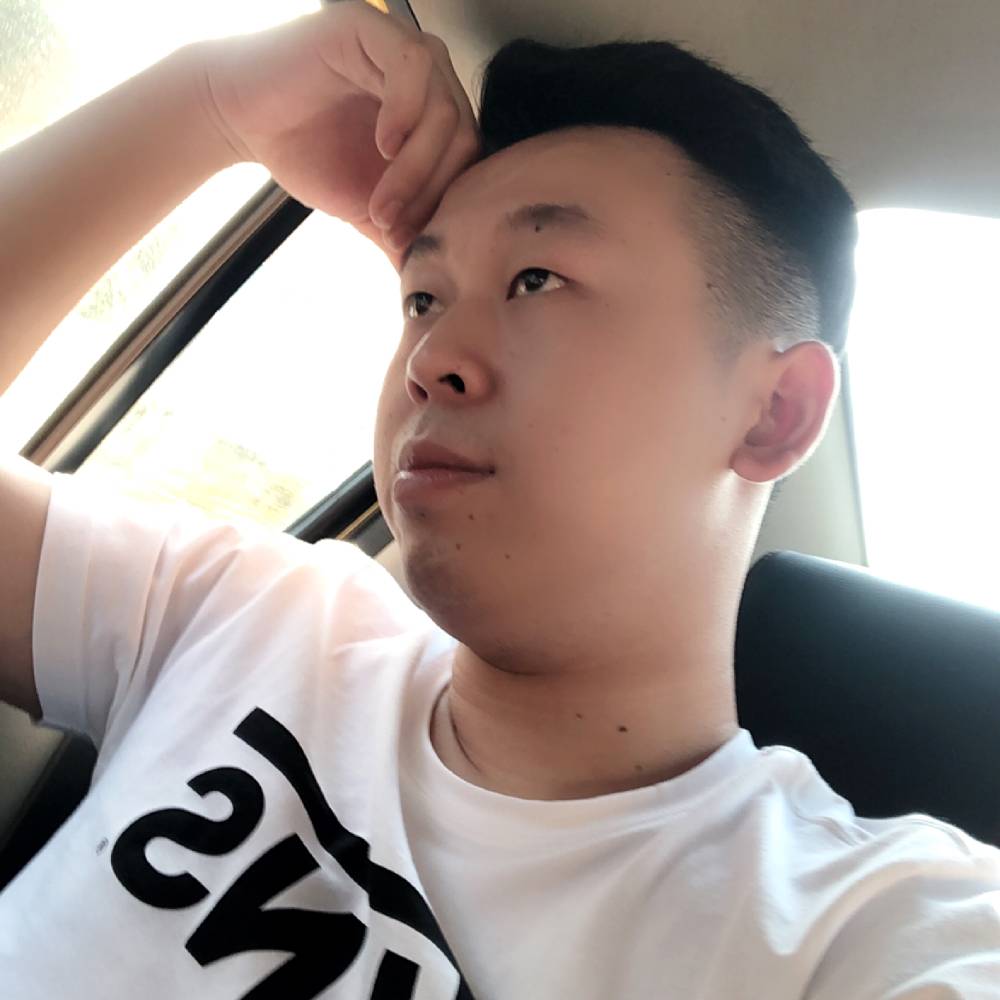 嘿！那个小伙儿的照片