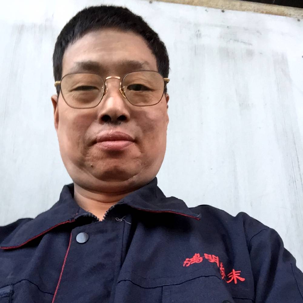 欣喜拿兮颜的照片