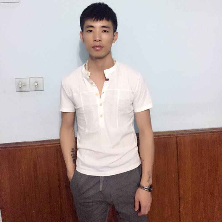 唐剑骄的照片