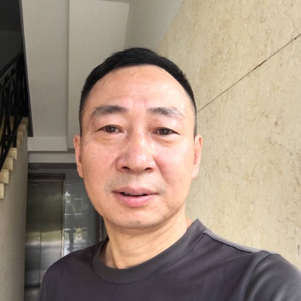 龙猫回眸难过的照片