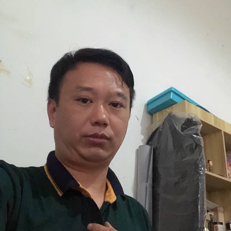 小懒虫蹙眉舒适的照片