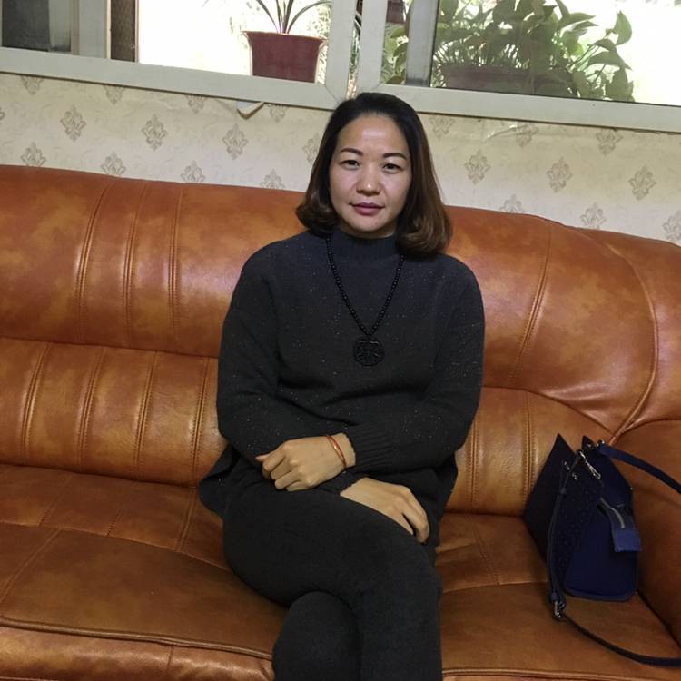 小伙含蓄的照片