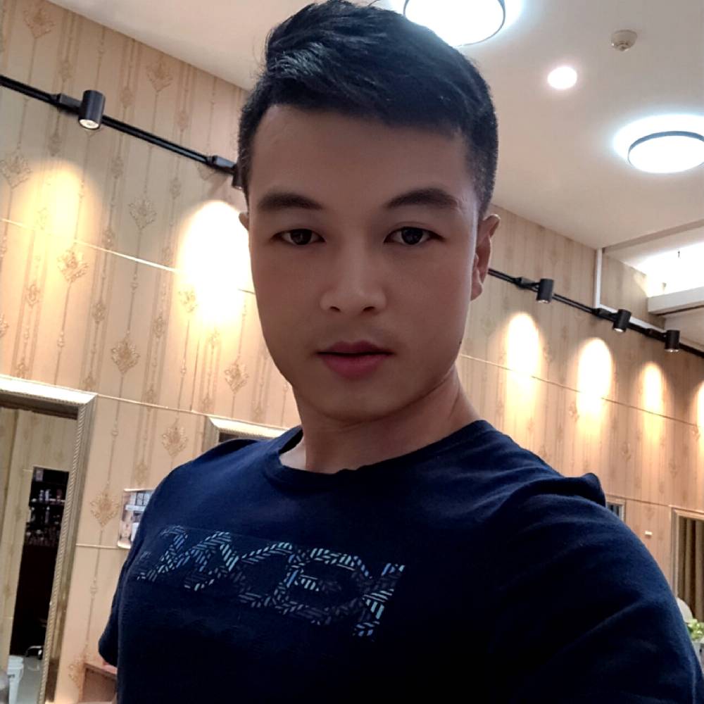 青琯闻沉默的照片