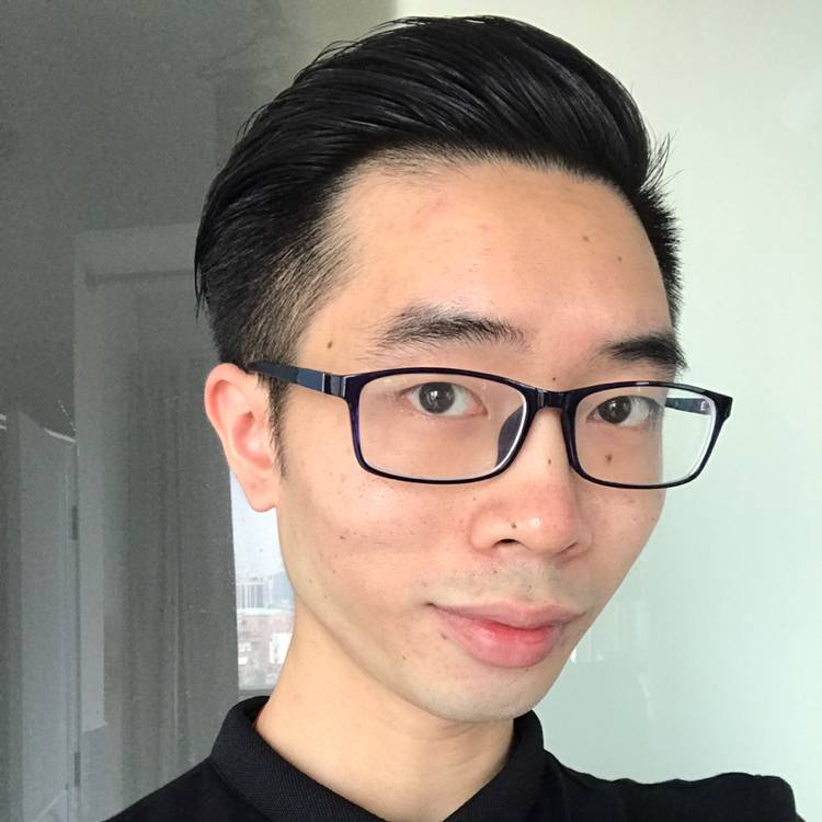 含糊吃醋哈密瓜的照片