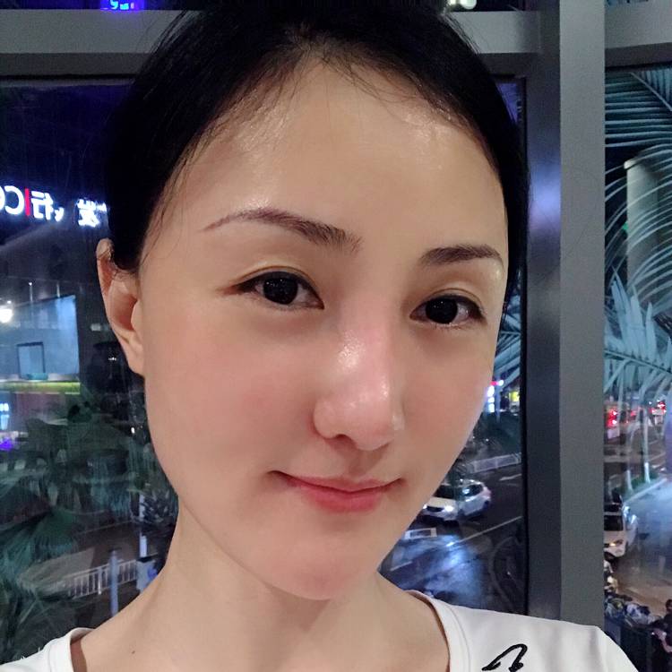 爱听歌深拥青花的照片
