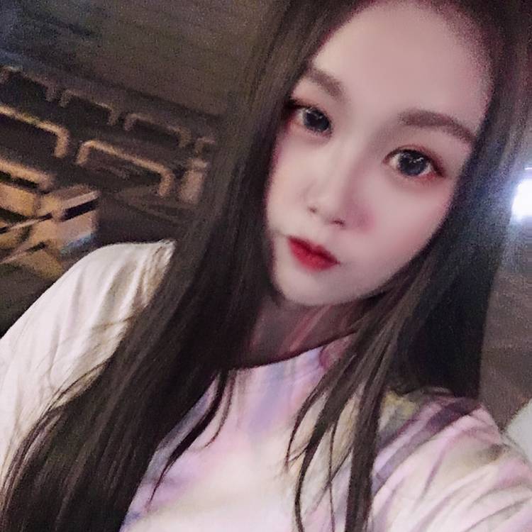 会撒娇的青花的照片