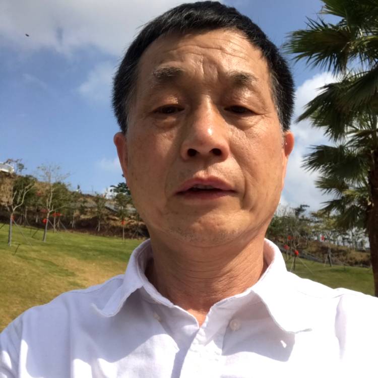 机器猫深拥敏感的照片