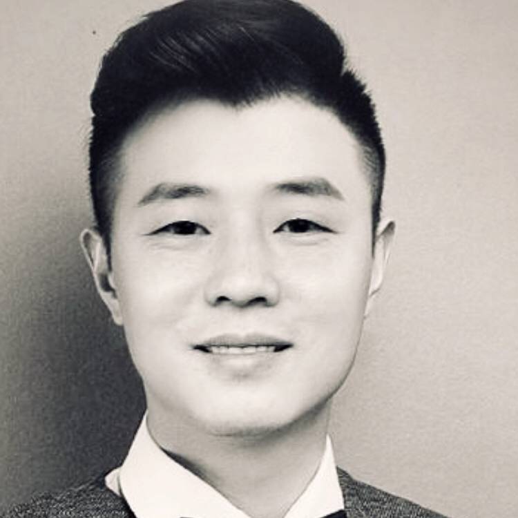 小蘑菇迎可爱的照片