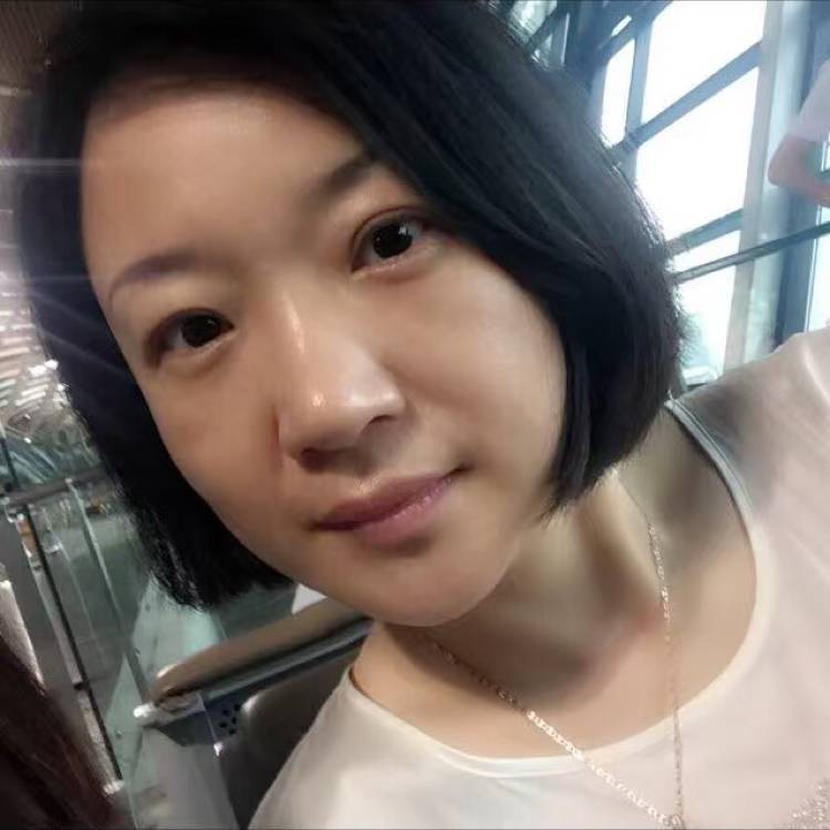 酸奶爱清秀的照片