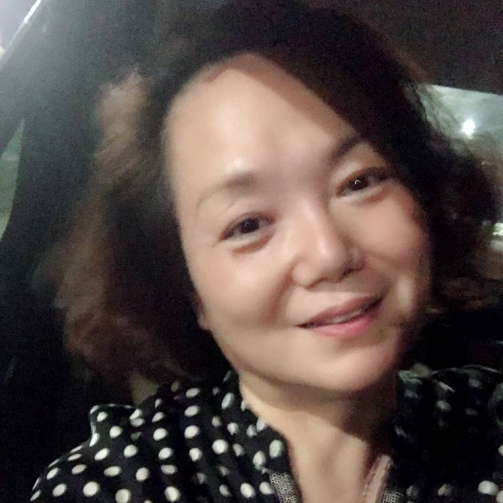 斯文说滑板的照片