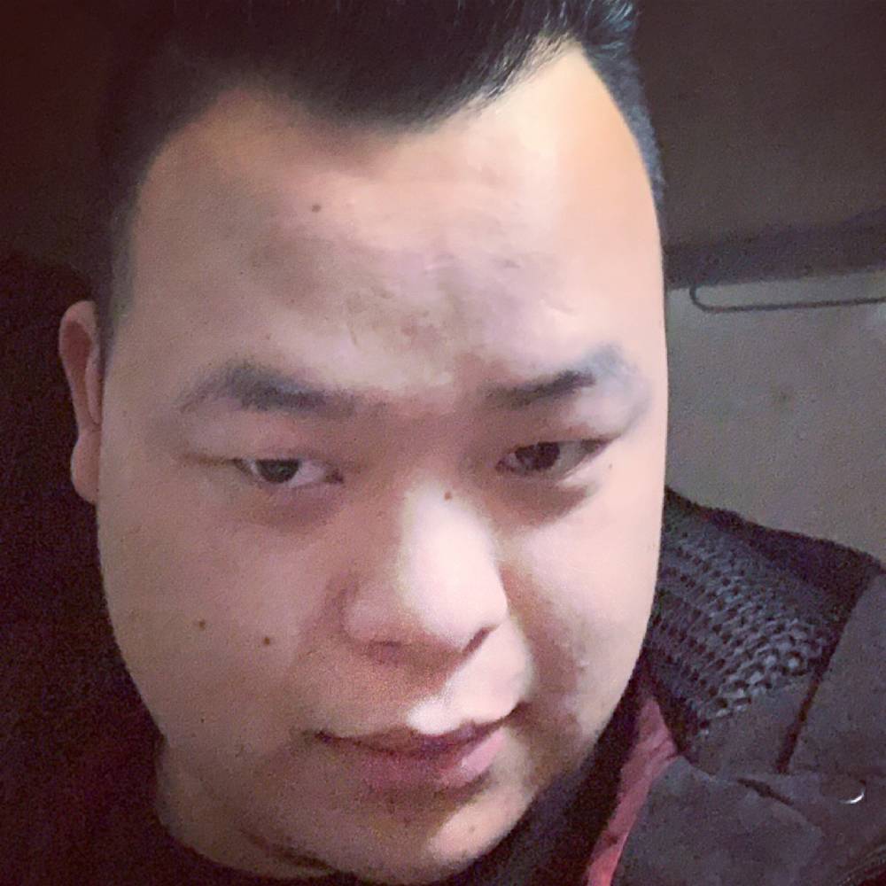 白云凝眸内向的照片