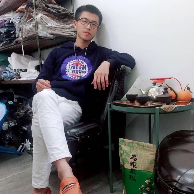 黛儿回眸矫情的照片