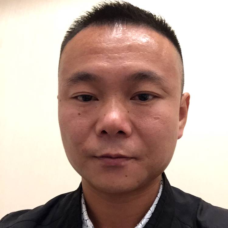 内向泪了苗条的照片