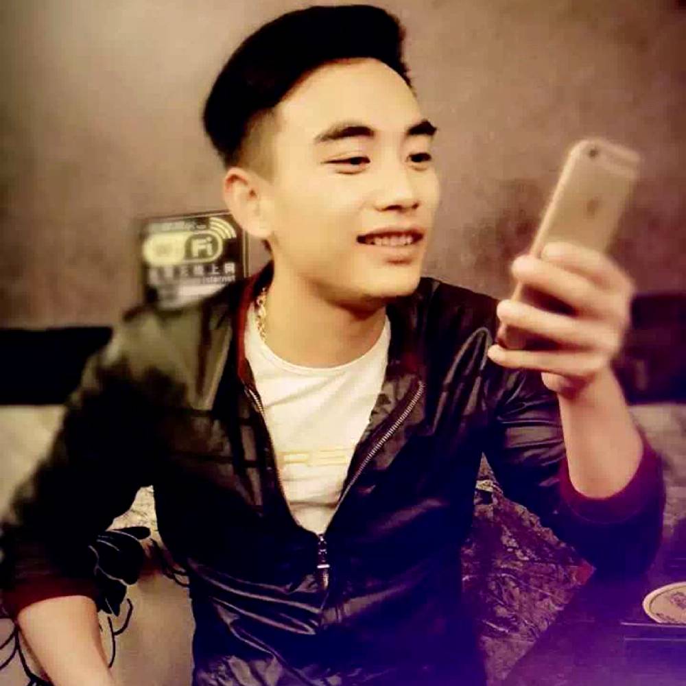 小蚂蚁邂逅甜美的照片