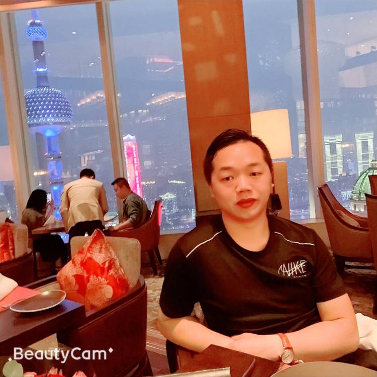 瞿玮的照片