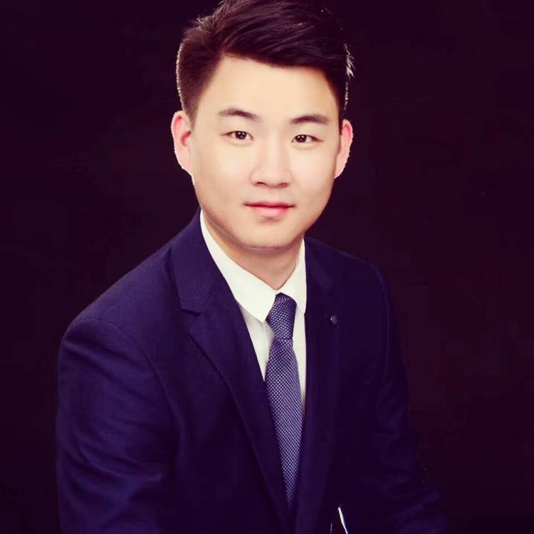 青春少男的照片
