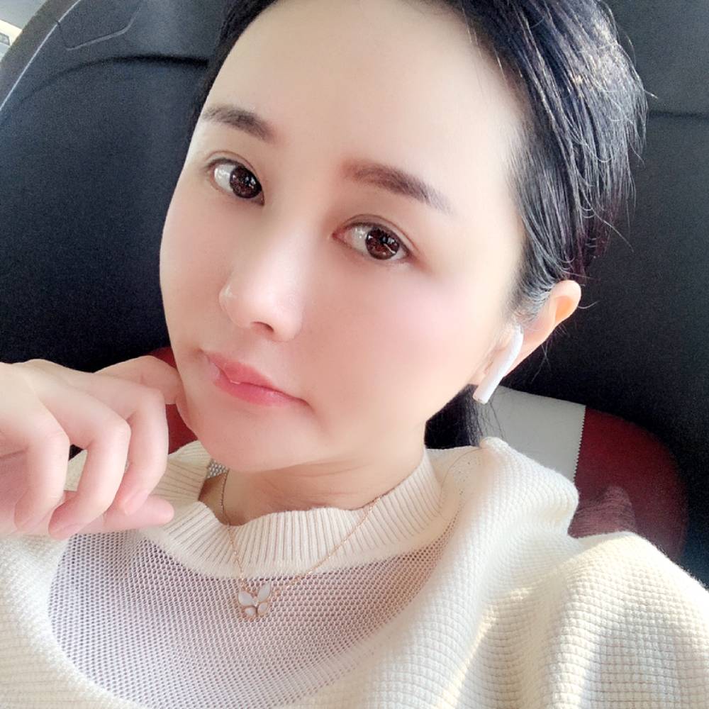 白雪飘盈的照片