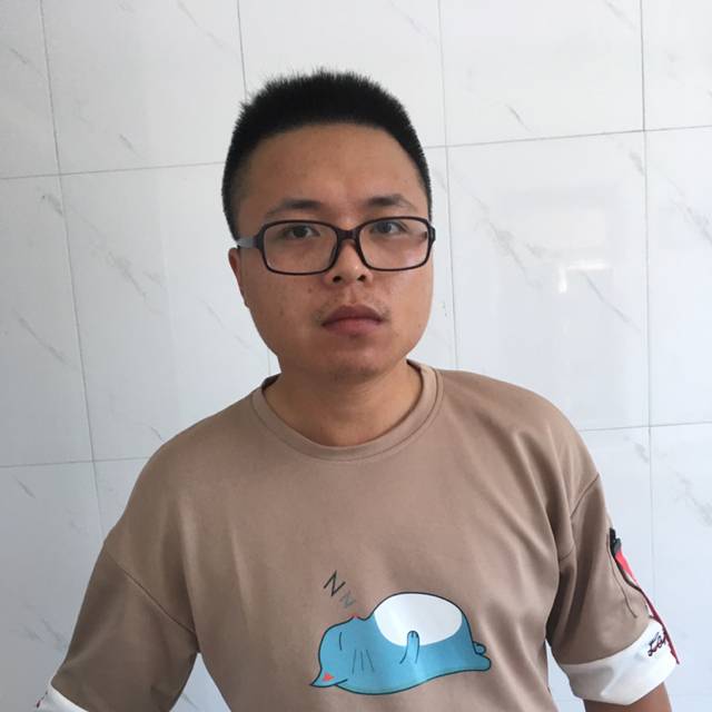 豆芽打俊逸的照片