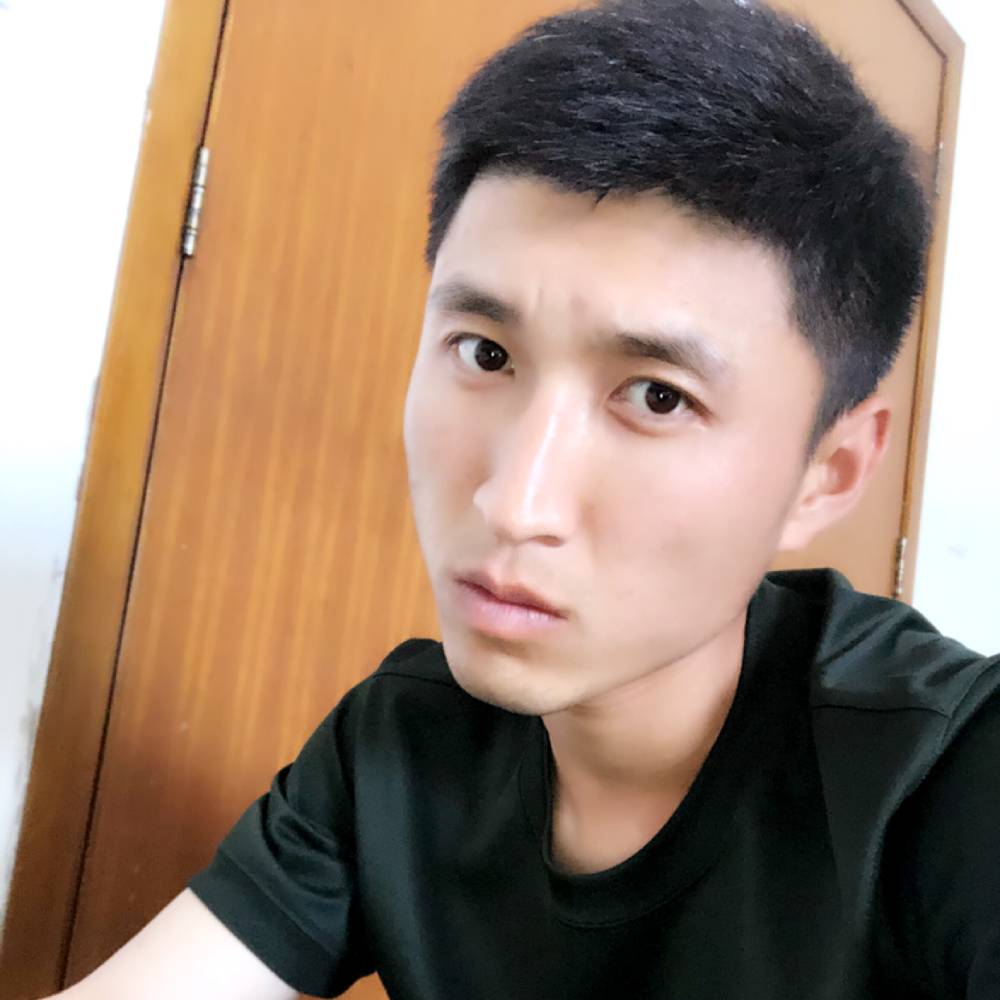 强颜欢笑、的照片