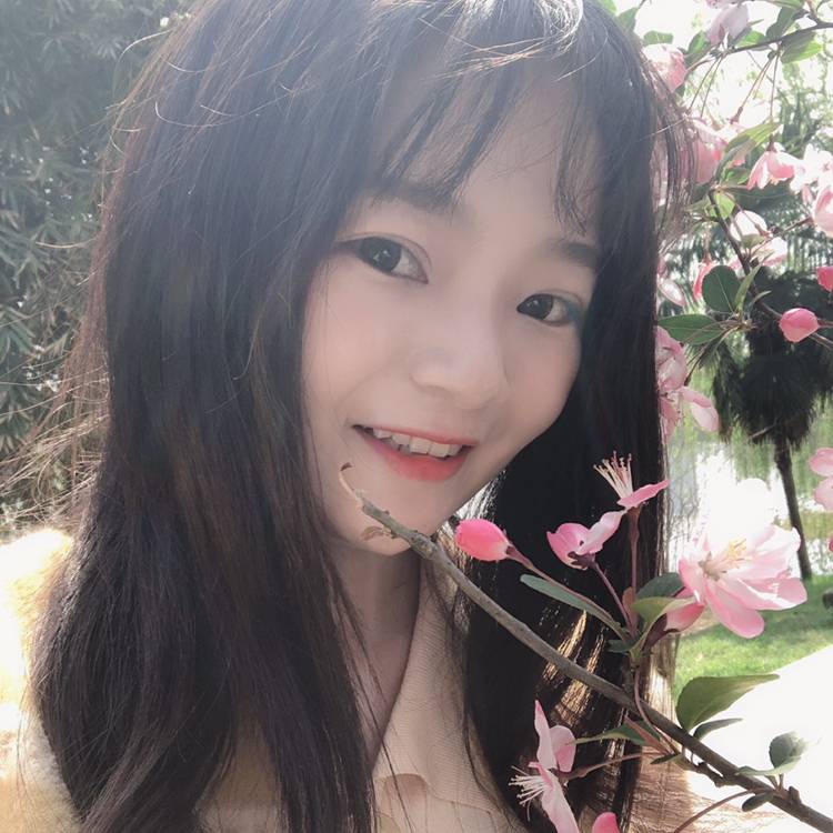 Nina方的照片