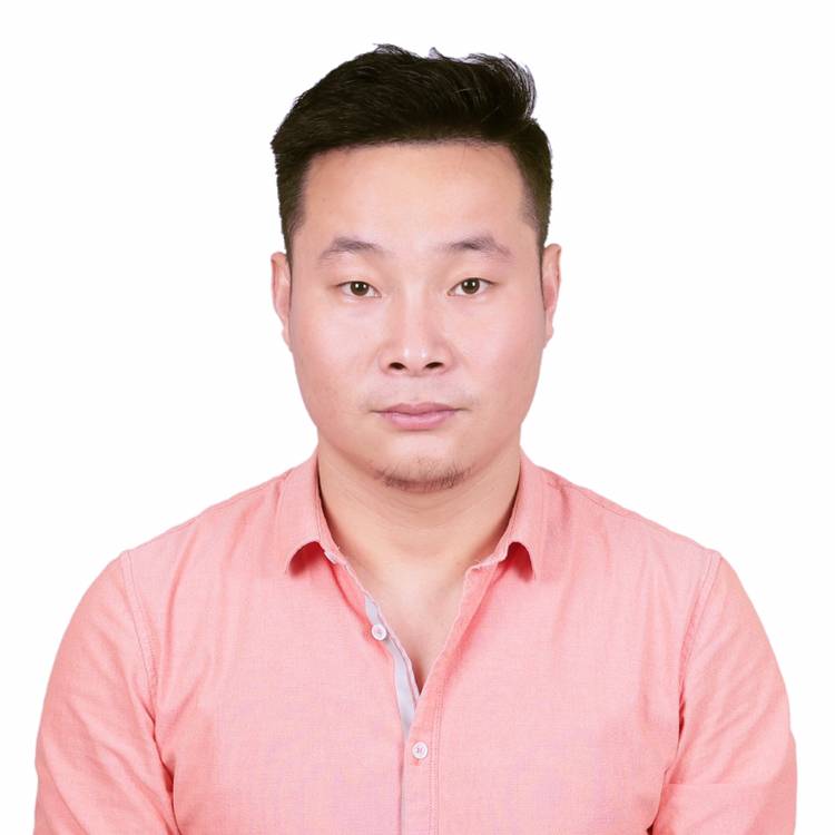 林缘逸往的照片