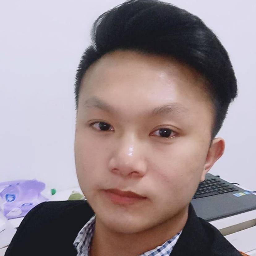 不满是前进的齿轮的照片