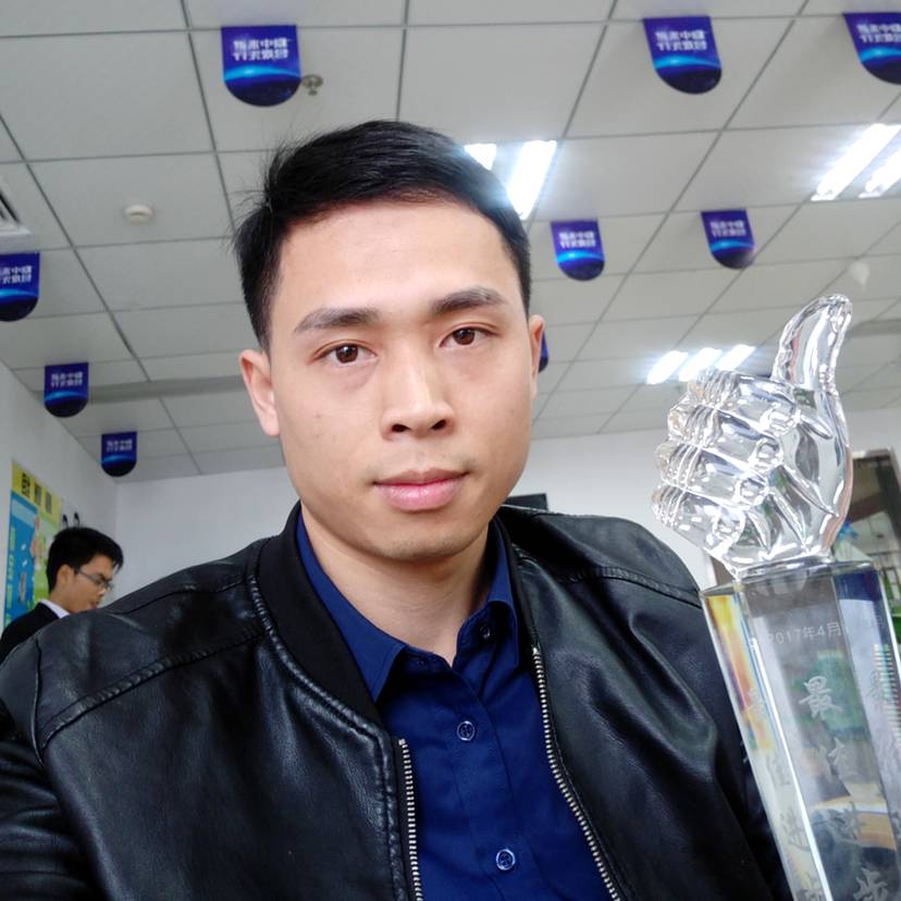 小蘑菇相许洁净的照片