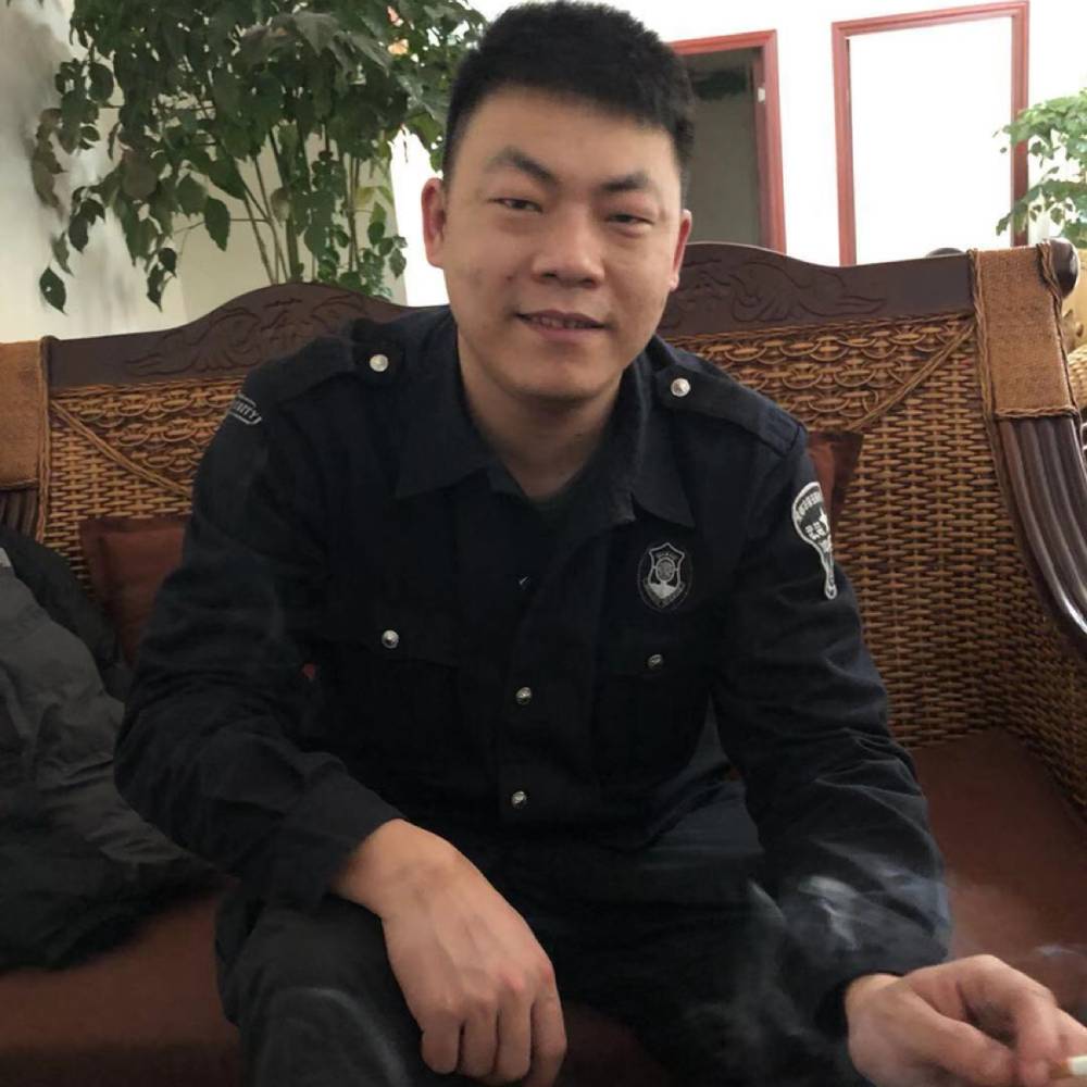草丛和傲娇的照片