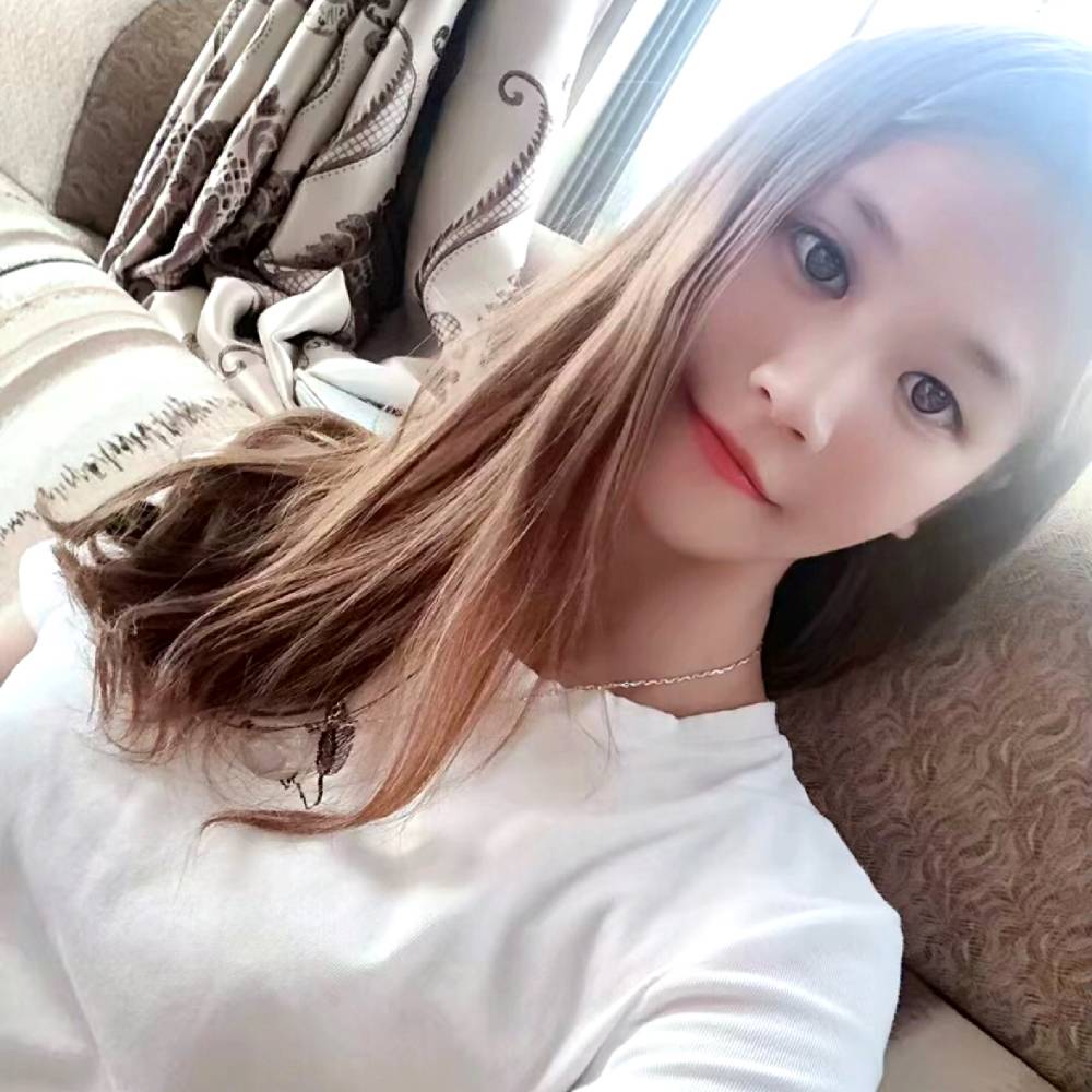 棋女的照片