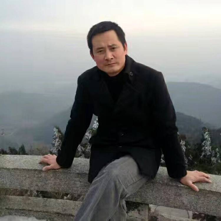 大叔缠绵的照片