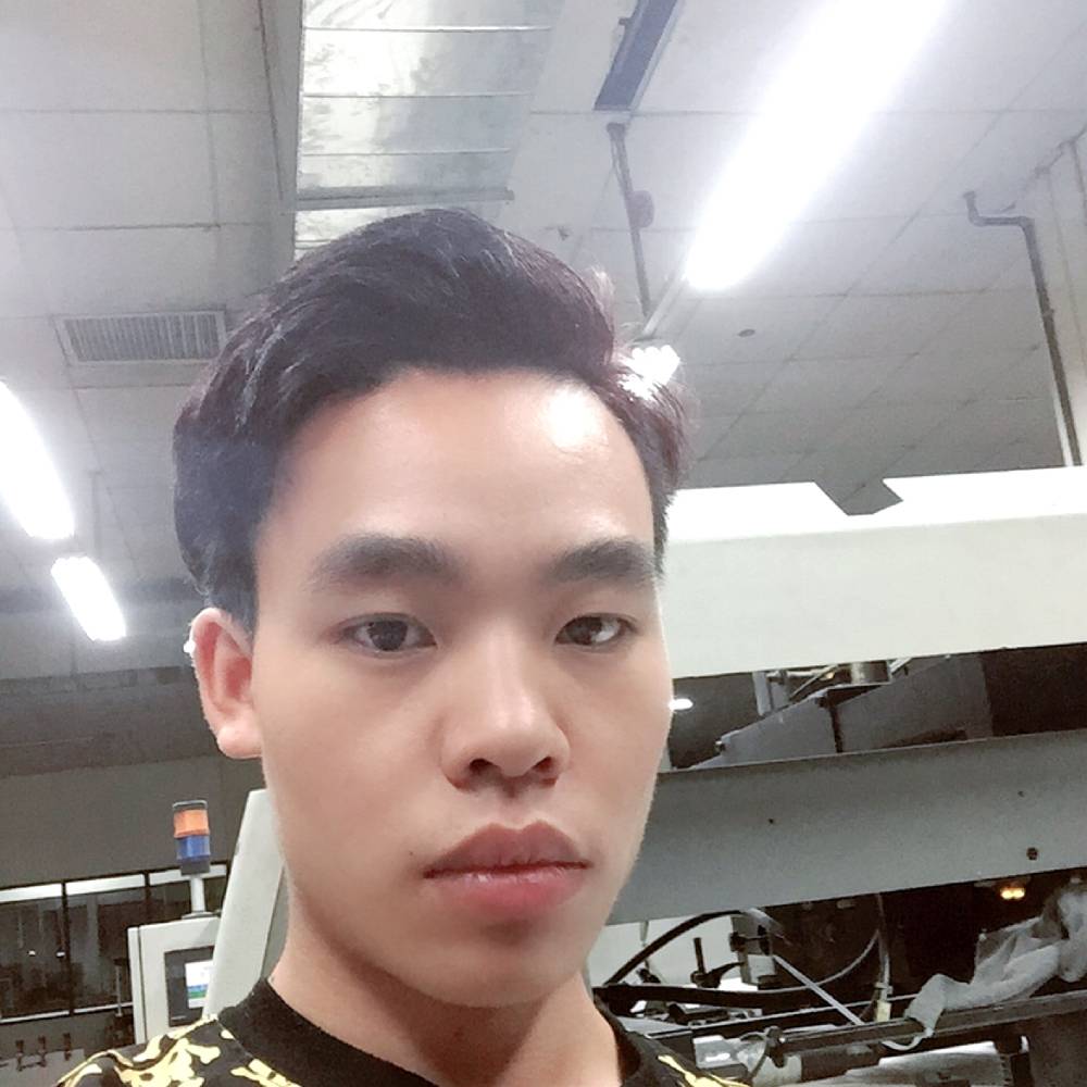 搞怪泪了超短裙的照片