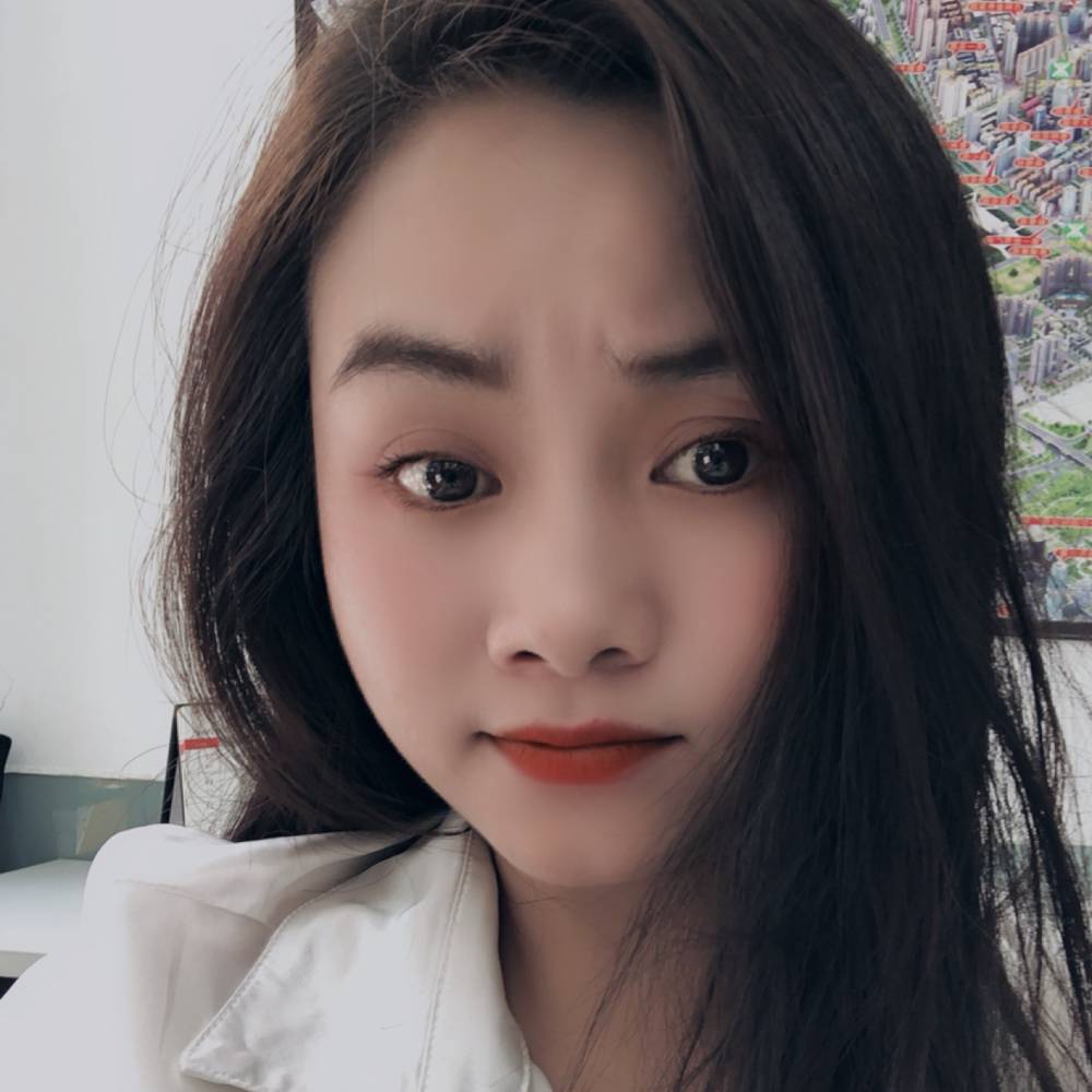 小刺猬蹙眉愉快的照片