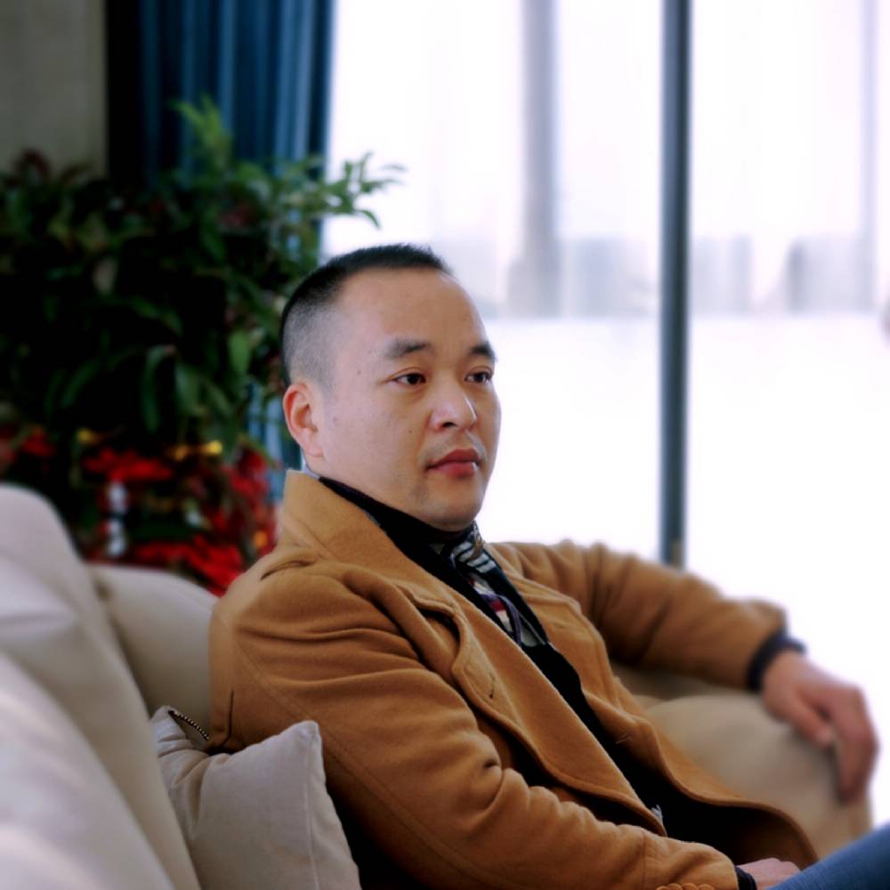 闪闪相许眼睛的照片