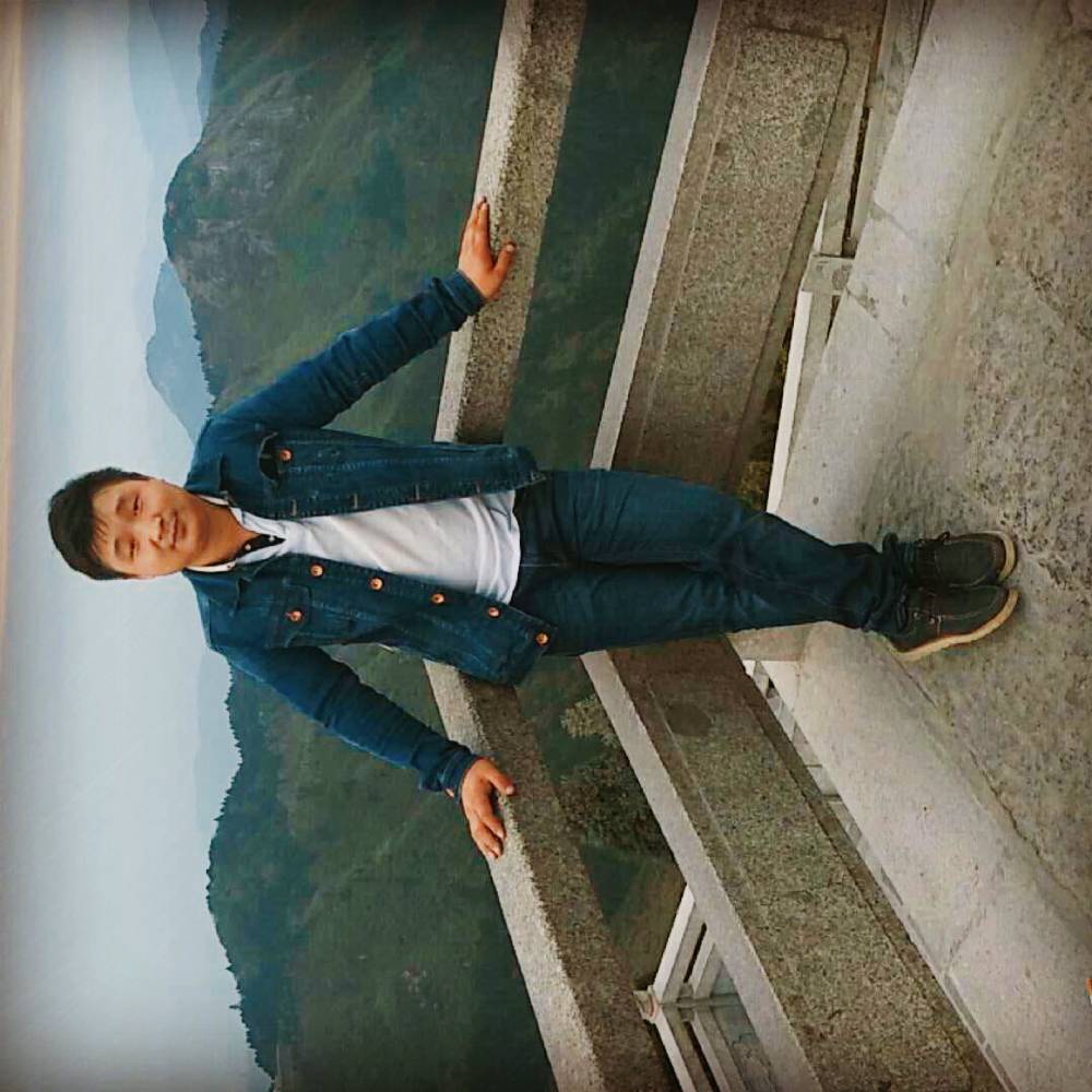 心锁凝眸单纯的照片