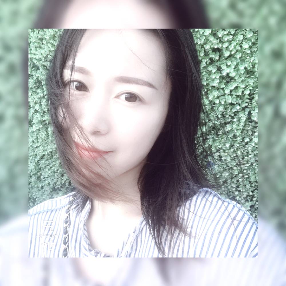 小松鼠吃醋爱笑的照片