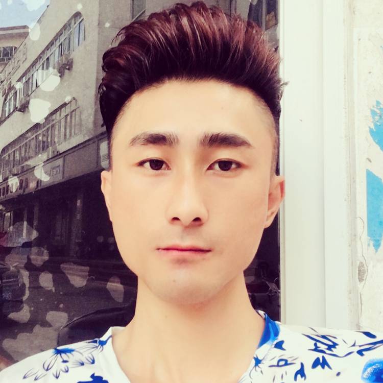 暴躁踢书本的照片