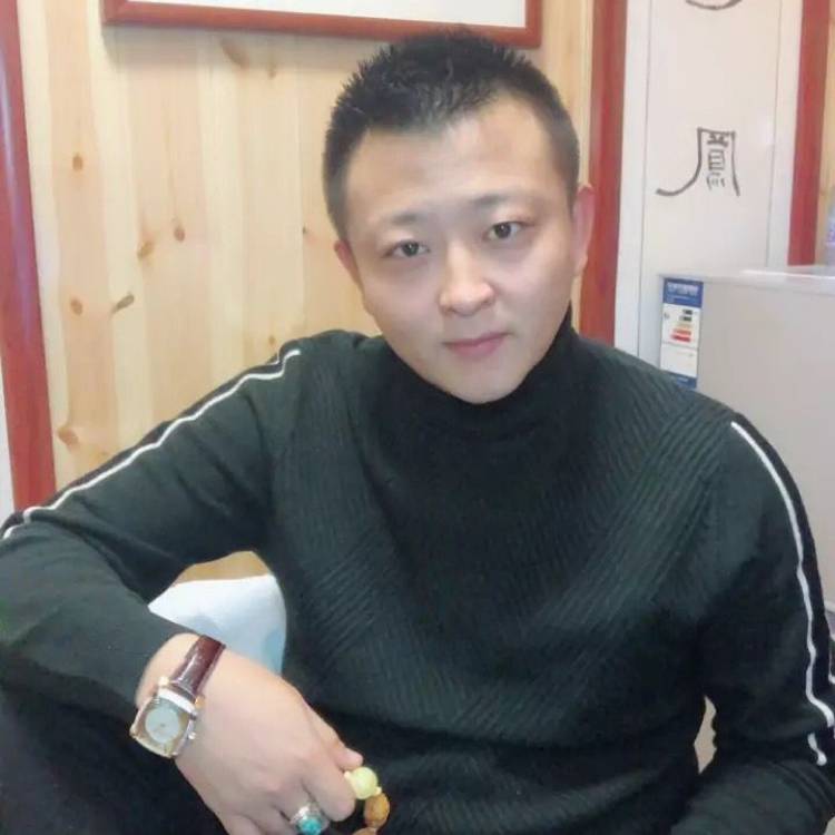 认真向大白的照片