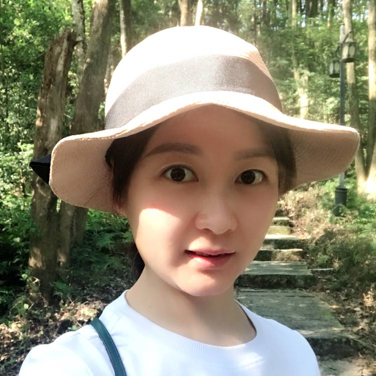 虚拟踢水影的照片